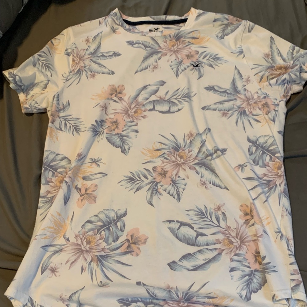 Holister curved hem t shirt